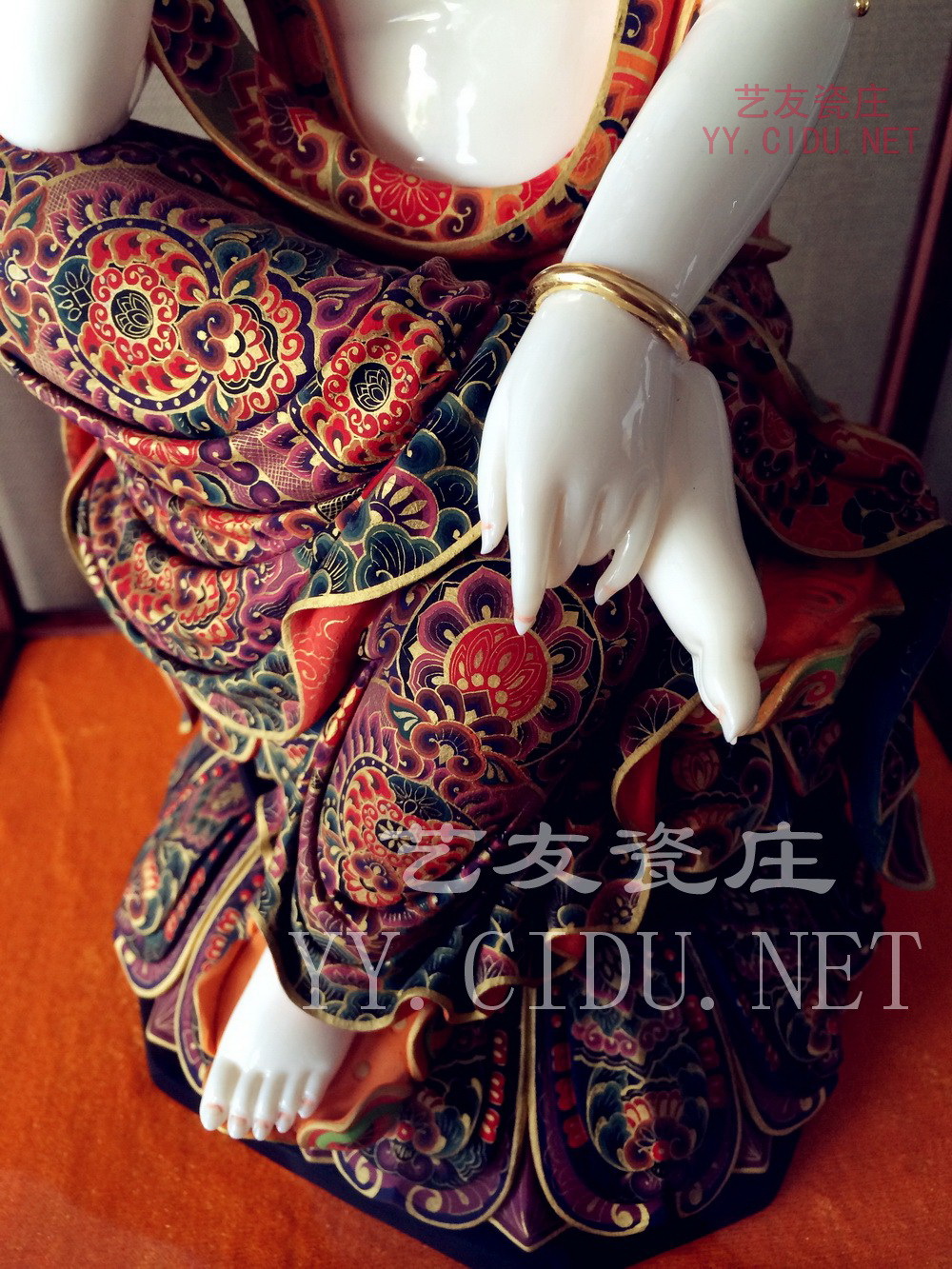 连紫华《思维观音》15吋_局部sy.jpg 连紫华《思维观音》15吋_局部sy.jpg